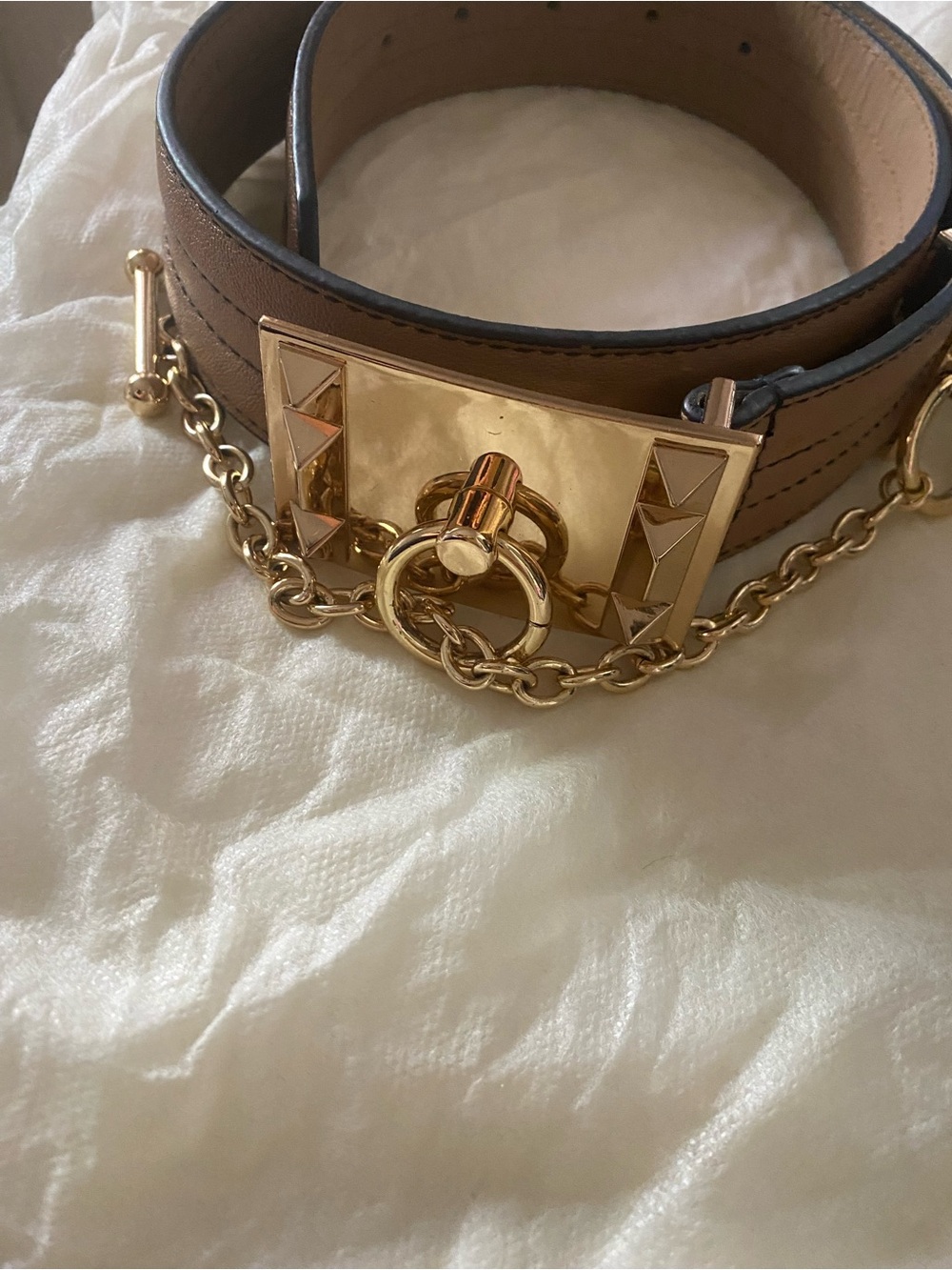 BCBGMaxAzria Brown Leather Belt with Gold Chain and Ring Accent